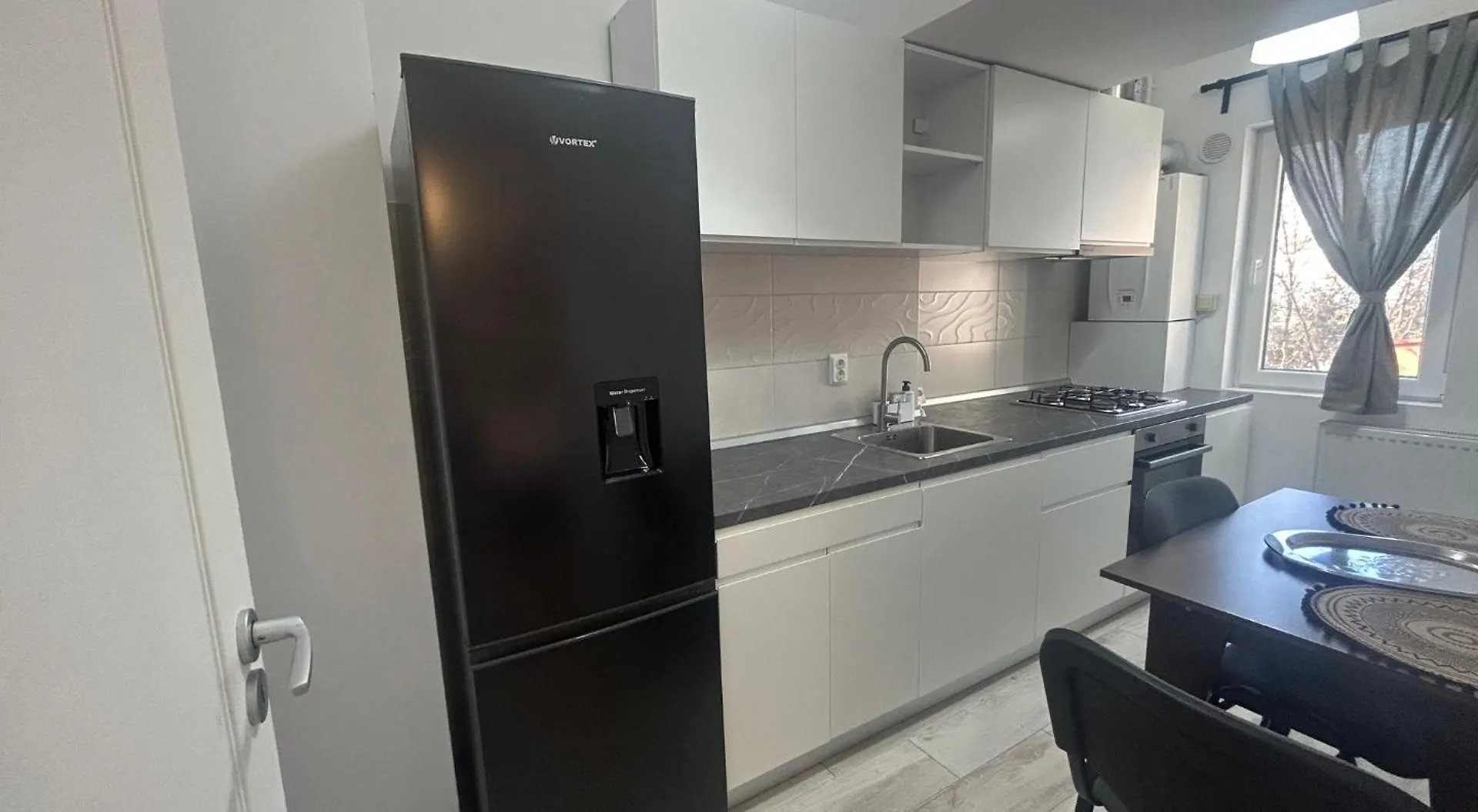 Garsoniera Cu Parcare Si Self Check-In Langa Grand Arena Apartment Bucharest Romania