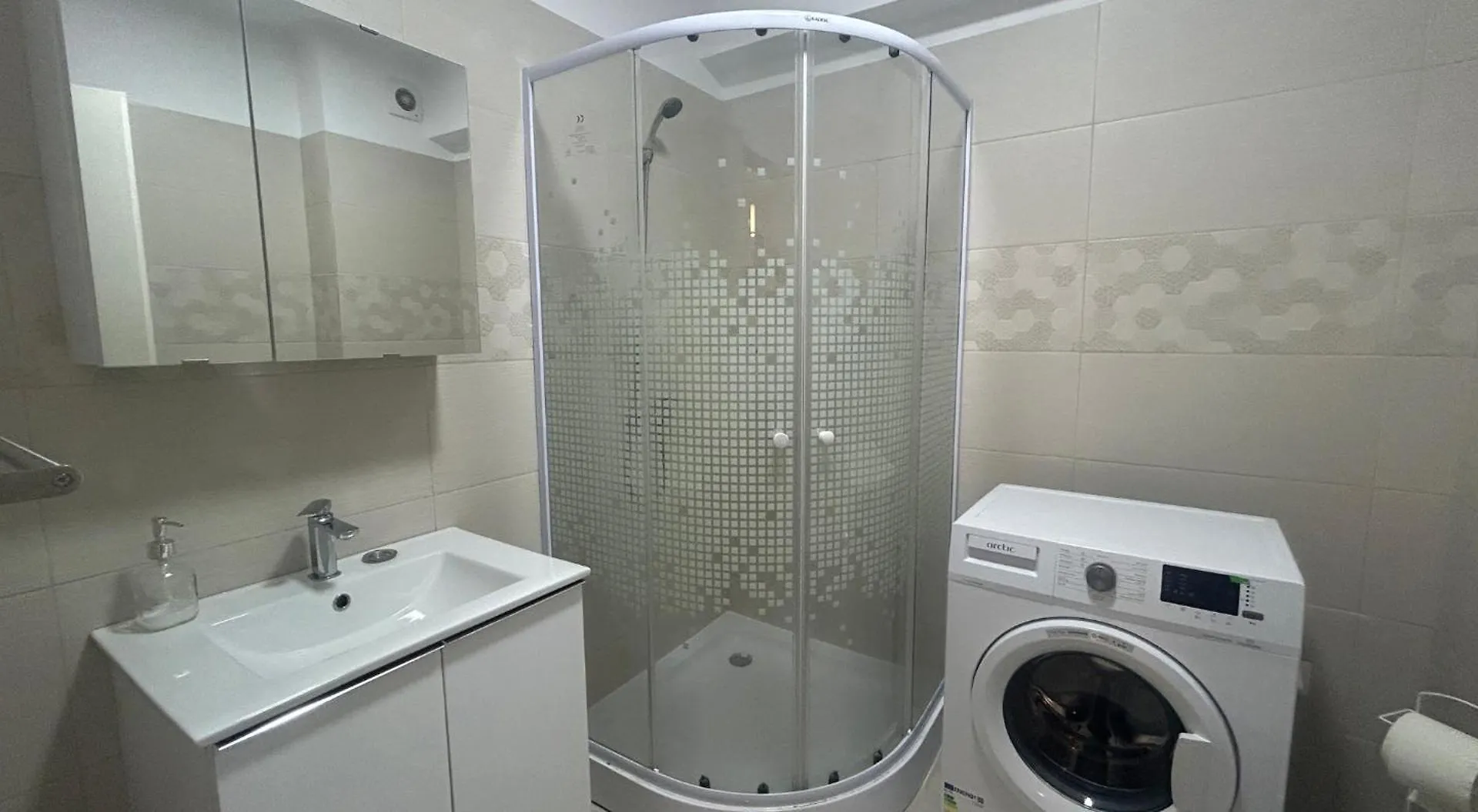 Garsoniera Cu Parcare Si Self Check-In Langa Grand Arena Apartment Bucharest