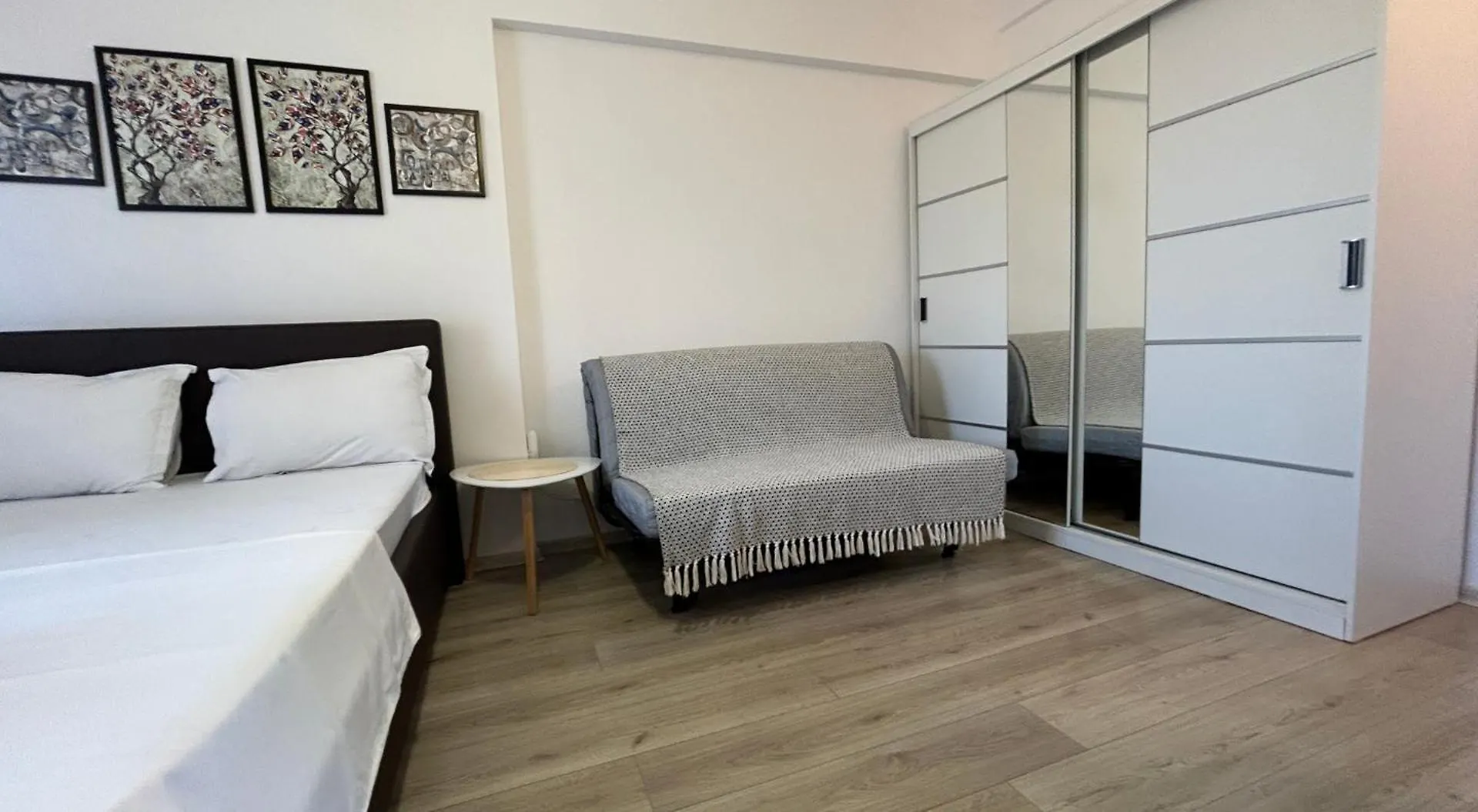 Garsoniera Cu Parcare Si Self Check-In Langa Grand Arena Apartment Bucharest Romania